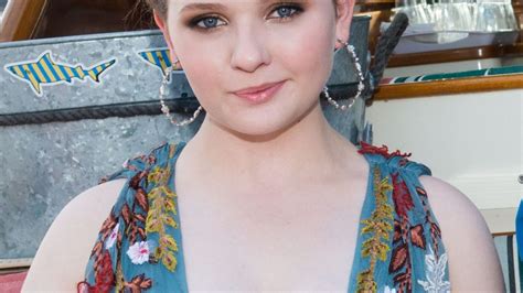 Abigail Breslin Nude Photos Onlyfans Leaked Nudes