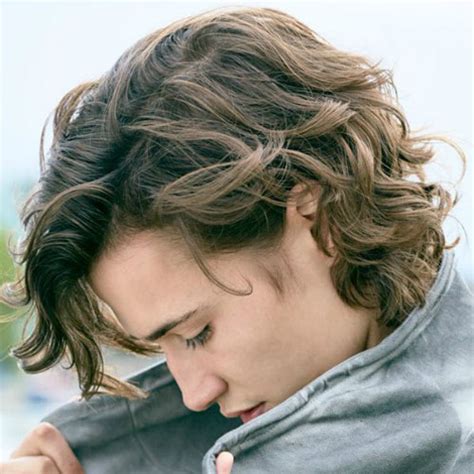 If you are looking for different styles that you could try with wavy hair, then here are the options. 31 Cool Wavy Hairstyles For Men (2021 Haircut Styles)