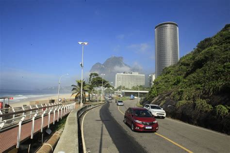 Avenida Niemeyer é Fechada Na Noite Desta Quinta Feira Rio De Janeiro O Dia