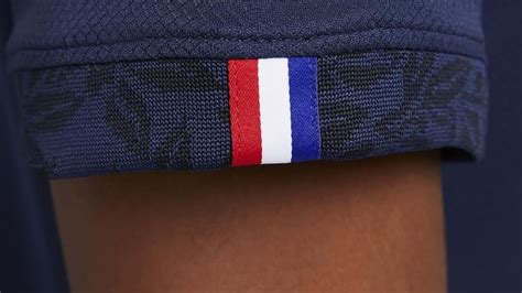 Équipe de France : le maillot de la Coupe du Monde 2022 disponible sur