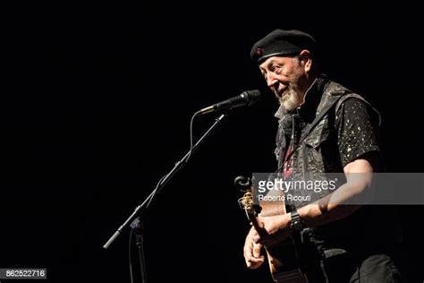 Richard Thompson Musician Photos And Premium High Res Pictures Getty
