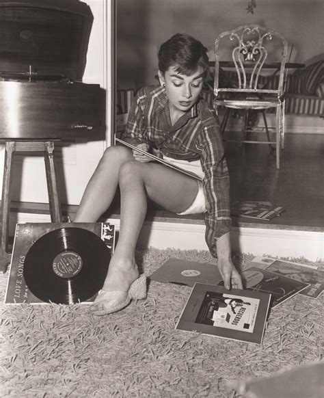 Rare Photos Of Audrey Hepburn In New Book Audrey The 50s Vogue