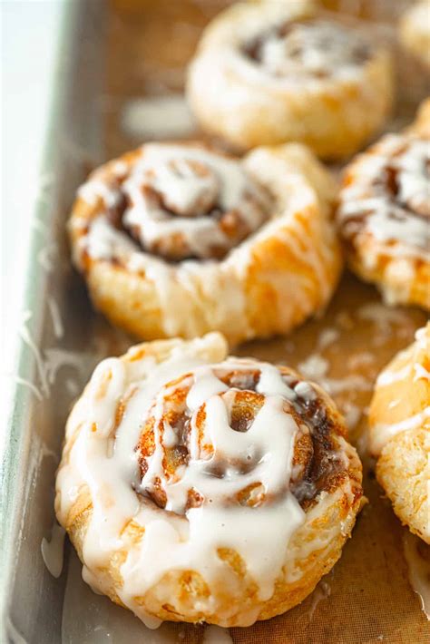 Classic Vegan Puff Pastry Cinnamon Rolls Wow Its Veggie