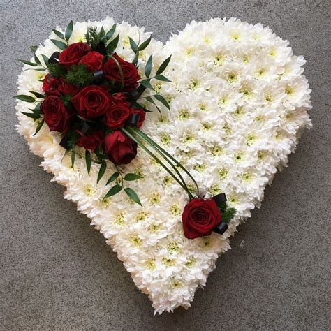 Check spelling or type a new query. White based heart with red rose spray #ammiflowersdevizes ...