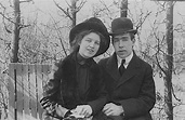 -Niels Bohr e Margrethe Norlund em 1912. Extraída de Niels Bohr Archive ...