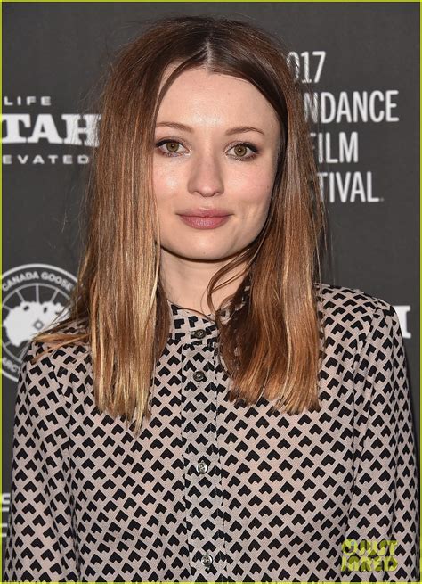 Photo Emily Browning Shows Off Her Singing Skills In Golden Exits