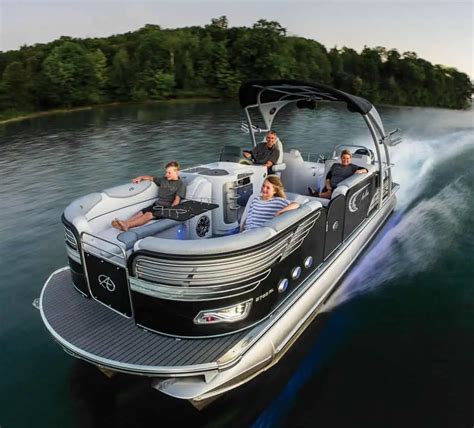 The 6 Best Luxury Pontoon Boats