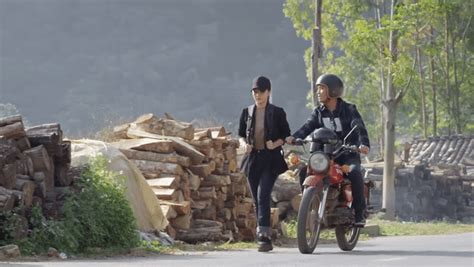 Diễn biến chi tiết hướng dương ngược nắng tập 70 lên sóng tối mai, 24/5 trên vtv3. Hướng dương ngược nắng tập 30: Bạch Cúc tức giận Kiên say ...