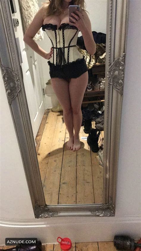 Dakota Blue Richards Sexy And Hot Selfie Aznude