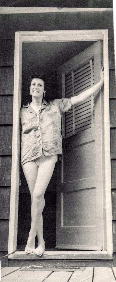 Leggy Ladies 41 Found Snapshots Of Attractive Women From The 1930s And