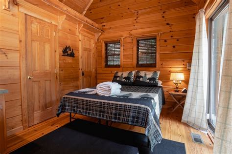Rustic Pines Cabin Brevard Nc Yonder Luxury Vacation Rentals