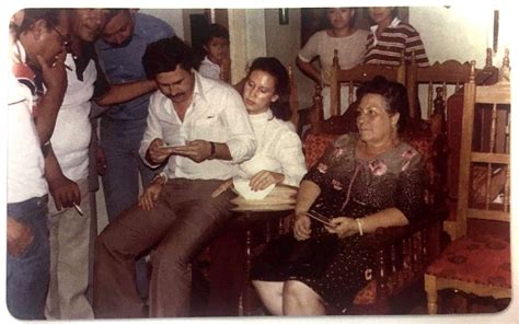 Fotos Esposa De Pablo Escobar Publica Lbum Familiar In Dito Que Guard Como Tesoro Por A Os