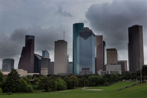 Houston Weather Thunderstorms Expected To Move Through Area Thursday