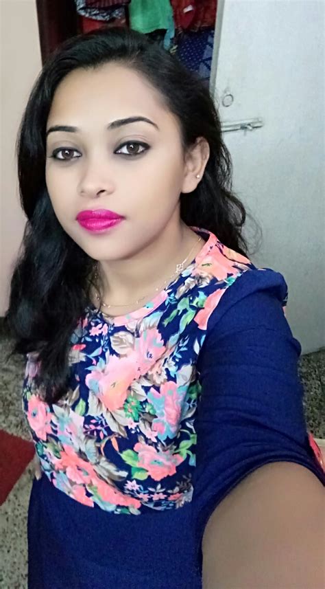 Sangeeta Female Indian Surrogate Mother From Jadabpur In India