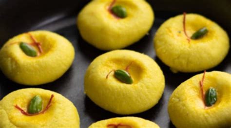 Navratri Vrat Recipe Make Malai Pedas With Homemade Chhena Food Wine