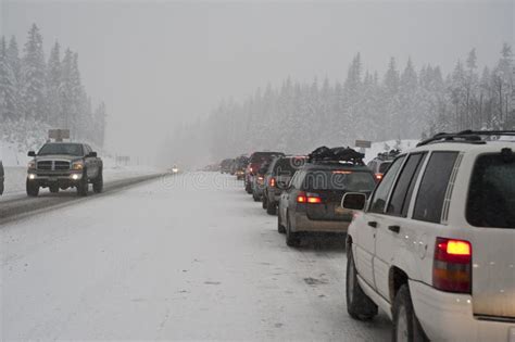 Winter Traffic Jam Stock Image Image Of Rush Waiting 17324089