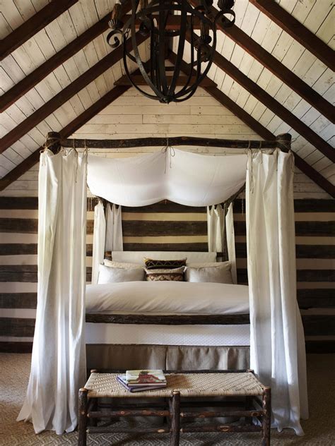 Clasical ceiling mounted bed canopy (via rosyredbuttons). Bedroom Ceiling Canopies: Pictures, Options, Tips & Ideas ...