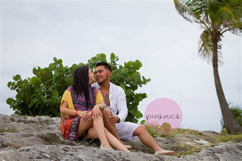 Sesiones románticas E sessions Luna de miel Cancún Playa del Carmen Retratos en la playa