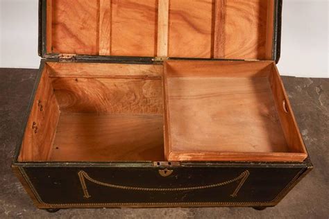 19th Century English Leather Trunk With Nail Head Trim At 1stdibs English Leather Trunks