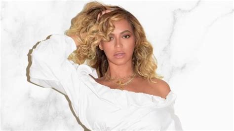 Beyonce Shows Off Toned Tummy 4 Months After Birth Of
