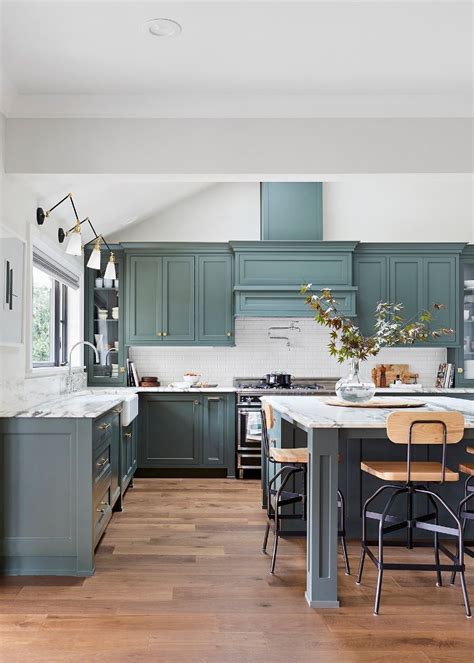 We Want These Green Kitchen Cabinets Stat | Kitchen style, Kitchen
