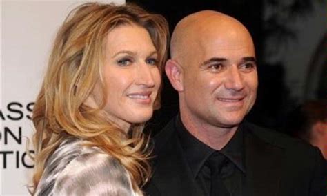 The Hottest World Models Andre Agassi Offers Steffi Grafs Photo