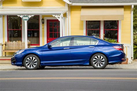 In the hills of napa valley, autobloggreen editor sebastian blanco tries out the new 2017 honda accord hybrid. The 2017 Honda Accord Hybrid Arrives in Central Florida ...