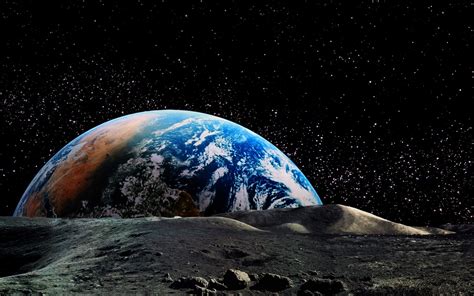Lapetus, salah satu dari 62 bulan di planet saturnus, mempunyai keunikan di luar angkasa karena warnanya dua, di mana satu sisinya jauh lebih gelap dari sisi lainnya. Terkeren 20+ Wallpaper Alam Semesta Planet - Joen Wallpaper