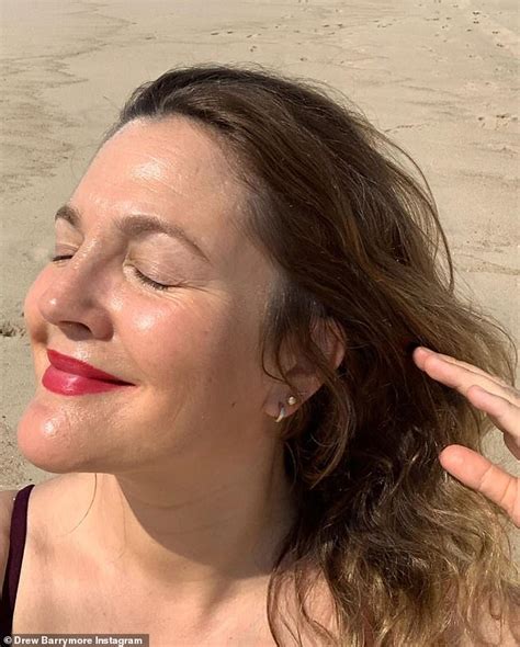 Drew Barrymore Wraps Herself And Daughter In Stars And Stripes Towel As