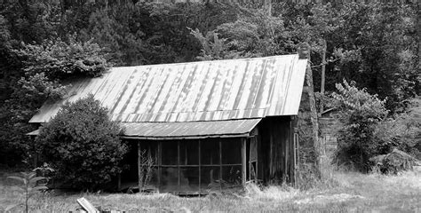 Forgotten Georgia Abandoned House And Outbuilding