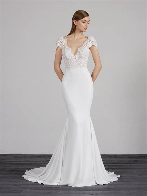 It's just above my ankle. MILADY Wedding Dress from Pronovias - hitched.co.uk
