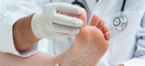 How To Tell The Difference Between A Sprained Toe And Broken Toe The