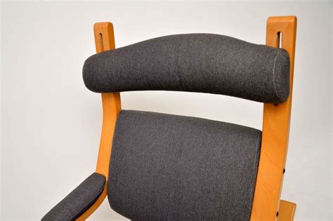 Manufactured by some of today's best companies, zero gravity seats from dick's sporting goods are the perfect chair for relaxing after a long day on the trail. Stokke Gravity Balans Reclining Armchair by Peter Opsvik - Retrospective Interiors - Retro ...