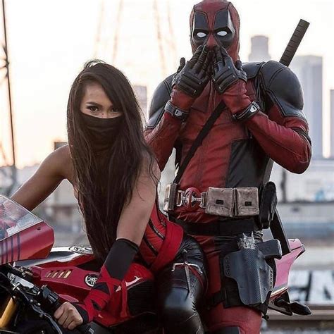 Deadpool And His Girlfriend Deadpool Movie Blog Funny Pictures