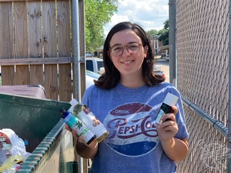 Texas Woman Quits Her Job To Dumpster Dive Full Time And Uses