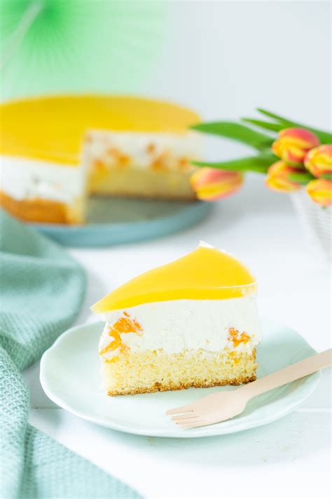 Sobald der kuchenboden vollständig ausgekühlt ist, geht es weiter mit der leckeren quarkcreme. Mandarinenkuchen mit Quarkcreme | Rezept (mit Bildern ...