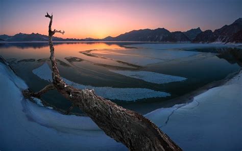 Winter of the yalu river by shanyewuyu | Natural landmarks, Landscape ...