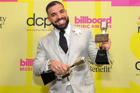 Drake Wins Big At The 2021 Billboard Music Awards Accepts Artist Of