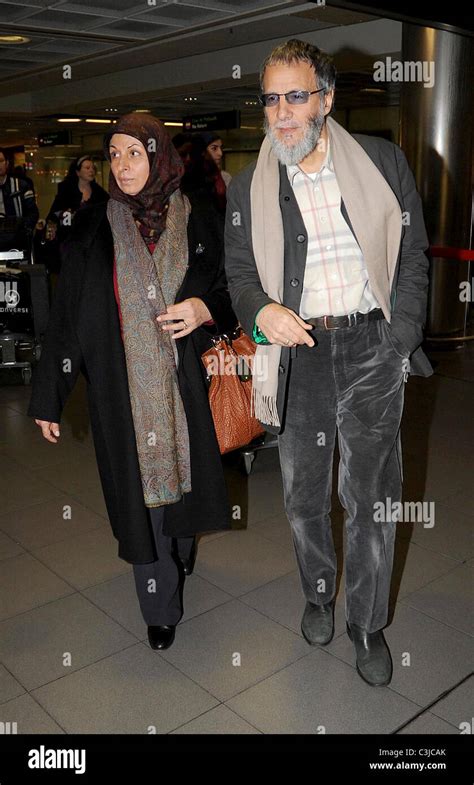 Yusuf Islam Wife Fauzia Islam Fotografías E Imágenes De Alta Resolución