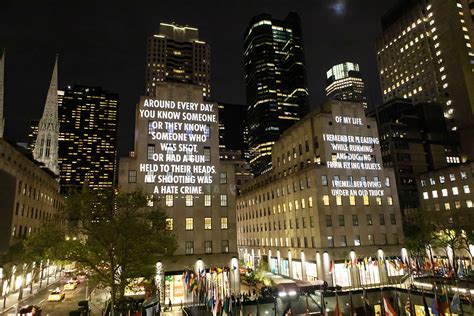 【ニューヨーク】vigil──ジェニー・ホルツァーが放つ銃暴力へのメッセージ：フォーカス｜美術館・アート情報 Artscape