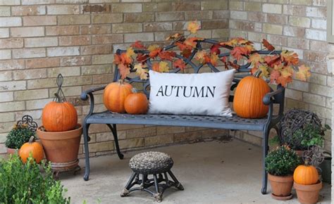 18 Fascinating Outdoor Fall Decorations That You Shouldn't Miss
