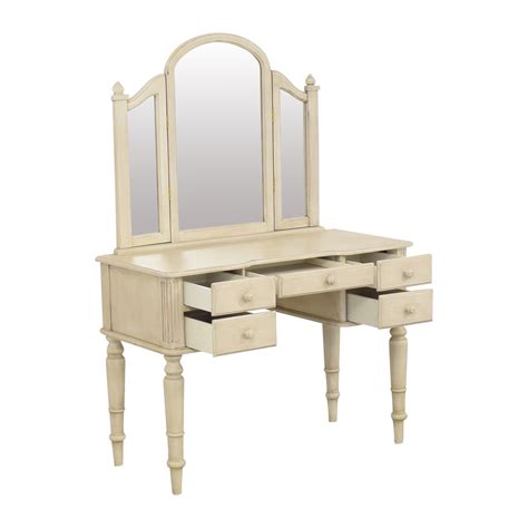 When you consider that ethan allen furniture pulls its name from a revolutionary war hero, it really comes as no surprise that ethan. 63% OFF - Ethan Allen Ethan Allen Vanity with Tri-Fold ...