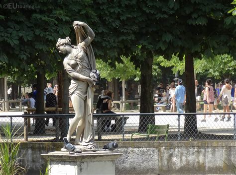 Photos Of Venus Callipyge Statue In Jardin Des Tuileries