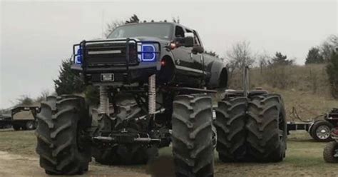 This Massive Monster Ford Dually Is Over 10 Feet Tall Muscle Cars Zone