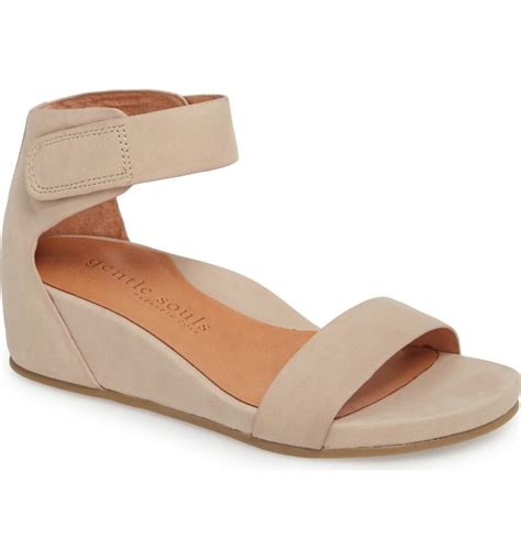 Gentle Souls By Kenneth Cole Gentle Souls Signature Gianna Wedge Sandal