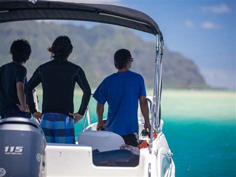 Kaneʻohe Bay Sandbar Speed Boat Charters Captain Bruce Hawaii