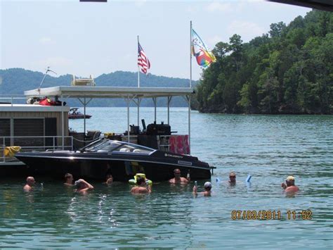 The 75 foot bigfoot houseboat is a great way for a larger group to vacation on dale hollow lake without being crammed together. House Boats For Sale On Dale Hollow Lake : Dale Hollow Lake Houseboats For Sale Dhlviews - Dale ...