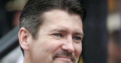 Todd Palin: Wife didn't want or ask for clothes