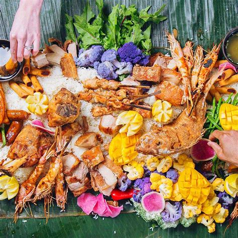 Kamayan Feast At Sunda Sink Your Teeth And Hands Into A Mound Of Filipino Food At Sunda By