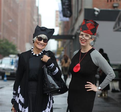 Idiosyncratic Fashionistas Midweek Snack Us In Chicago Street Style